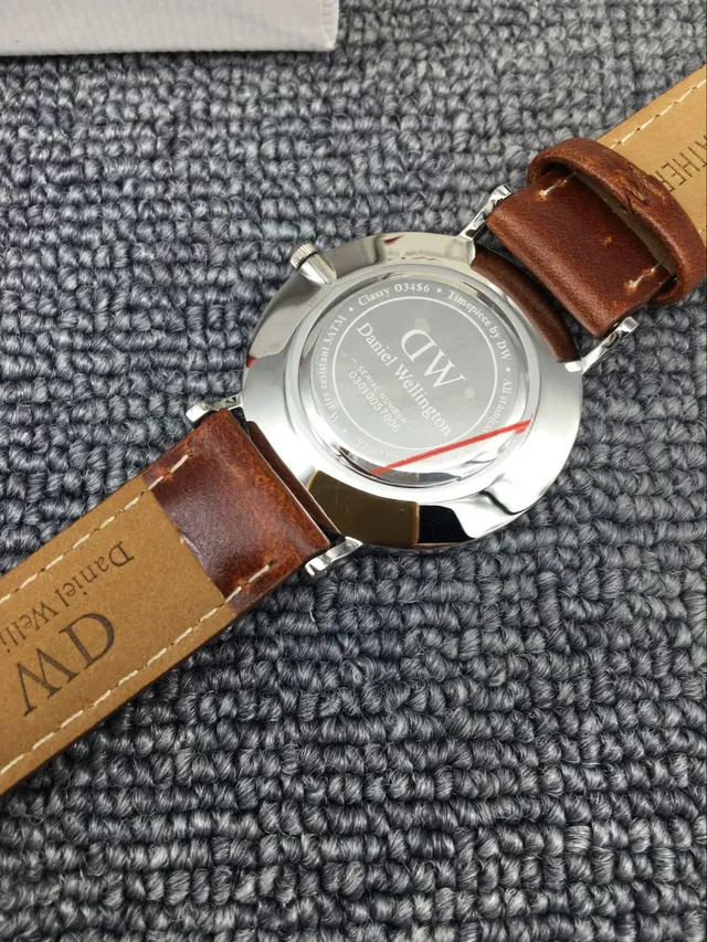 Daniel Wellington 经典迷你红色石英手表 3