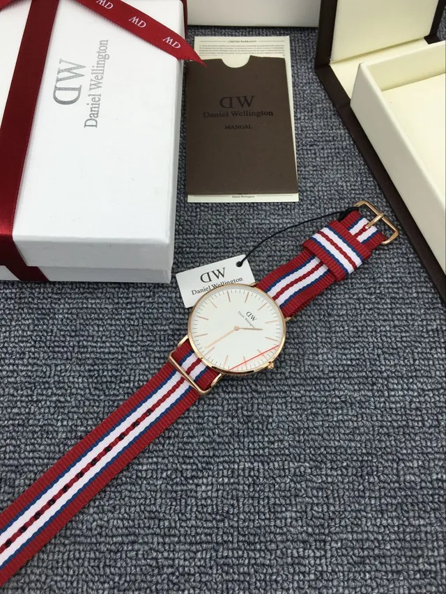 Daniel Wellington Relógio de Quartzo com Mostrador Clássico Branco, Caixa de Ouro Rosa e Pulseira NATO Vermelha Branca Azul 2