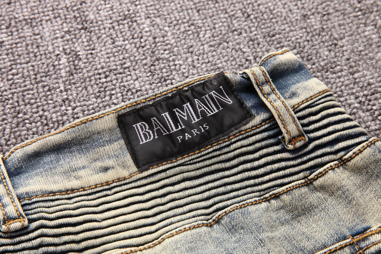 Distressed Panelled Knee Zip-Pocket Denim Shorts 5