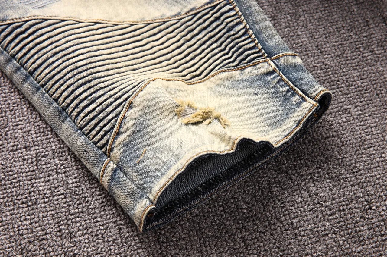 Distressed Panelled Knee Zip-Pocket Denim Shorts 7