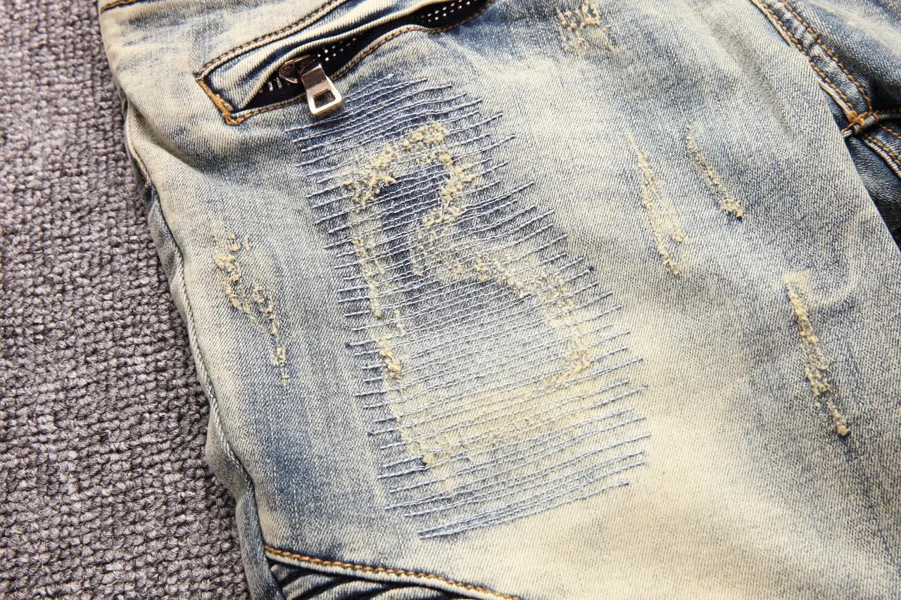 Distressed Panelled Knee Zip-Pocket Denim Shorts 9