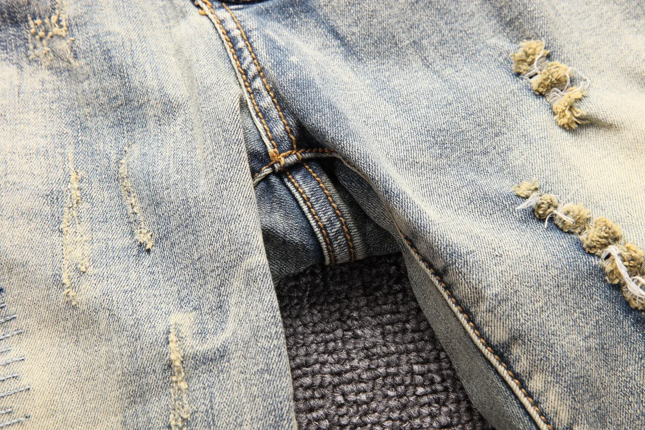 Distressed Panelled Knee Zip-Pocket Denim Shorts 10
