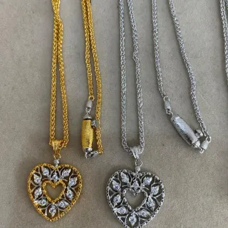 金色和银色心形花丝吊坠项链