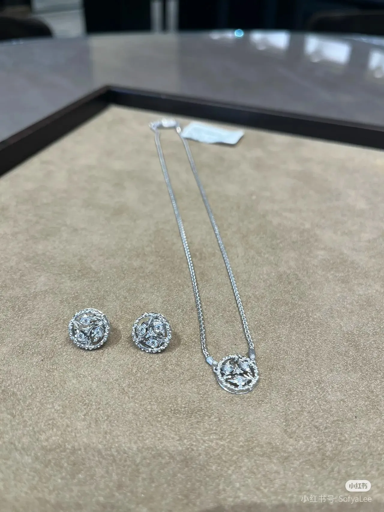 Gold and Silver Heart Filigree Pendant Necklaces 4