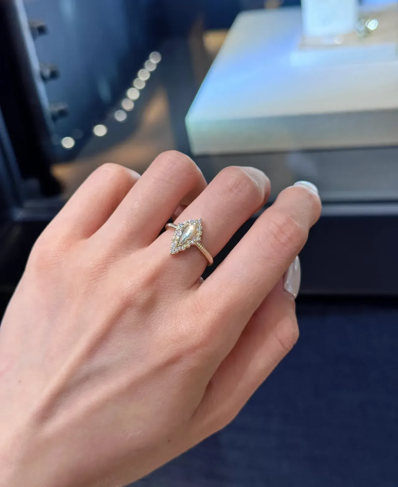 Gold Blue Marquise-Shaped Setting Ring 4