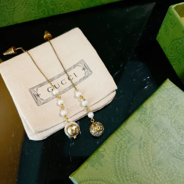 Gold Brown Asymmetrical Pearl-and-Crystal Dangle Earrings 8