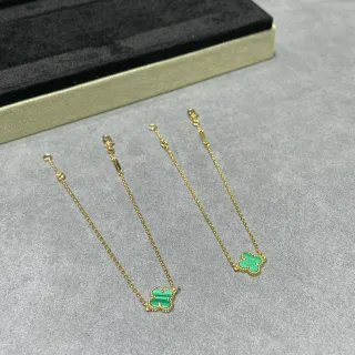 Pulseira Corrente Verde Tréfol de Quatro Folhas Pingente de Ouro
