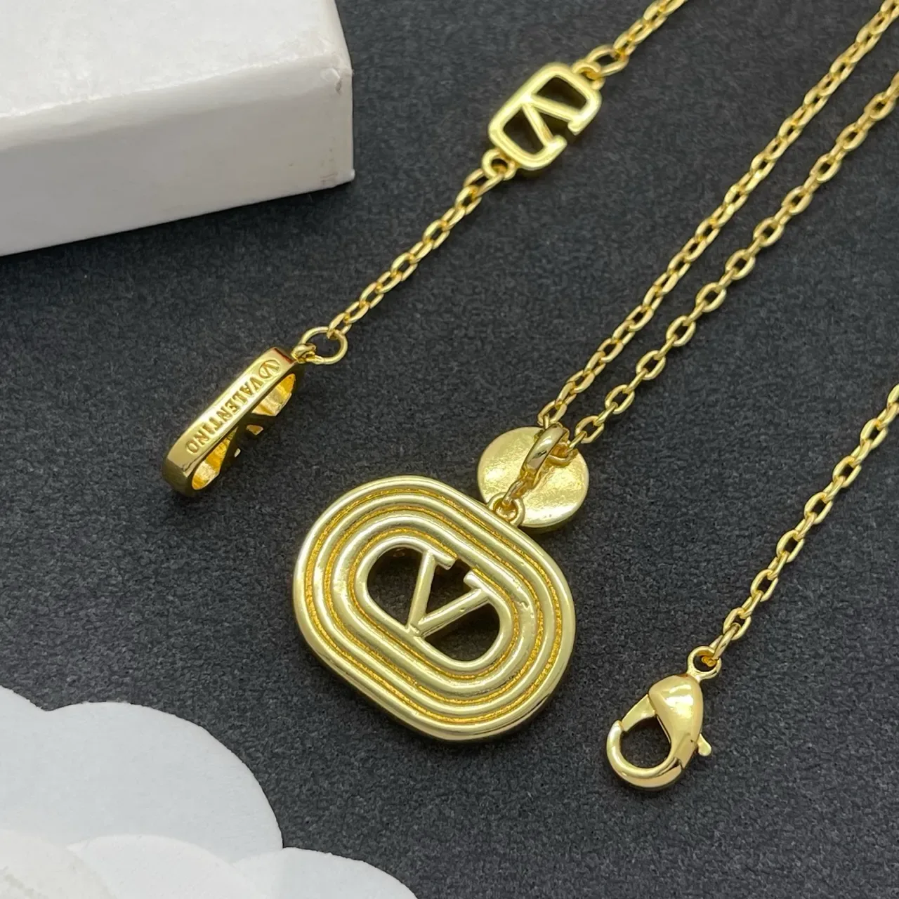 Gold Green Chain Pavé-Set Stones Necklace 3