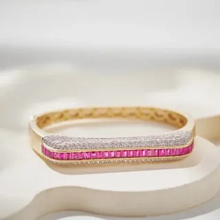 Bangle Hinged de Oro con Piedras Baguette-Cut Rosa