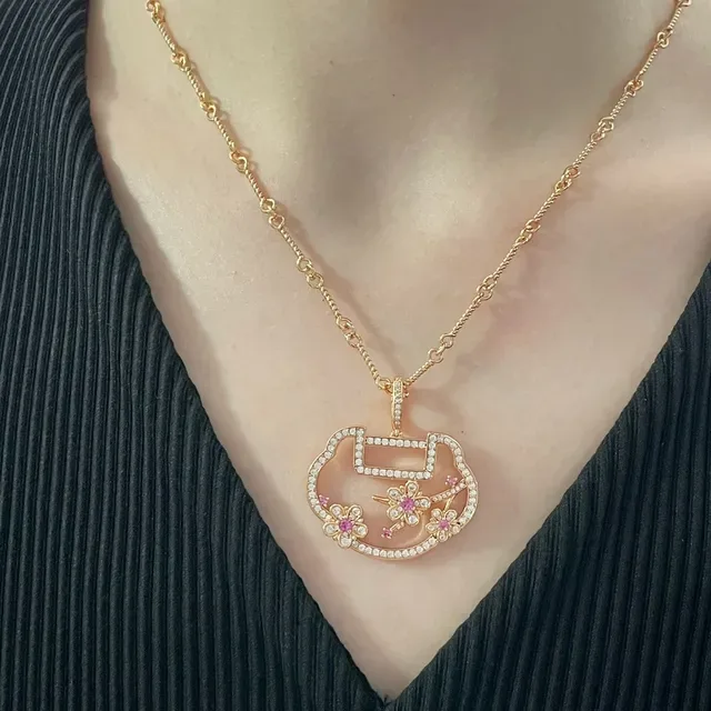 Gold Pink Openwork Pendant Pavé-Set Clear Stones Necklace 8