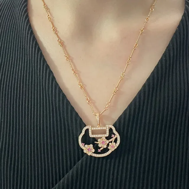 Gold Pink Openwork Pendant Pavé-Set Clear Stones Necklace 9