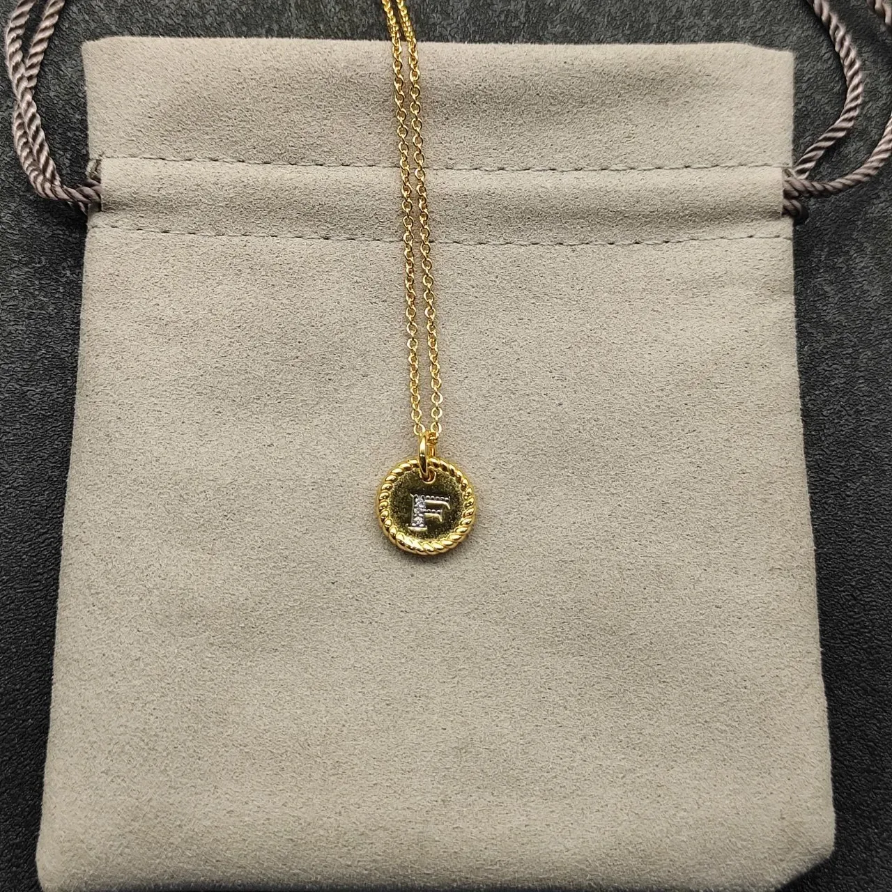 Gold Rope-Edge Initial F Pendant Necklace 3