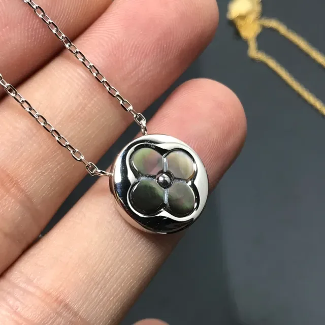 Collier pendentif floral circulaire avec incrustation de mère de perle en or et argent 4