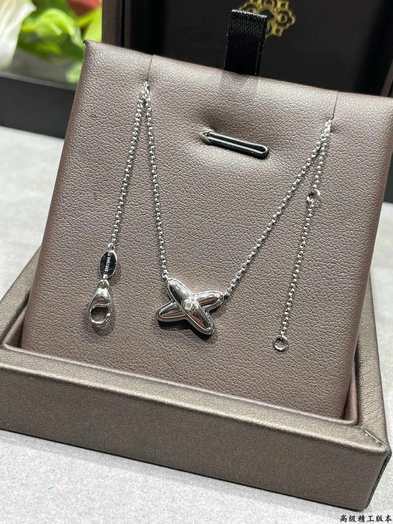 Gold Silver Cross-Shaped Pendant Single Central Stone Necklace 7