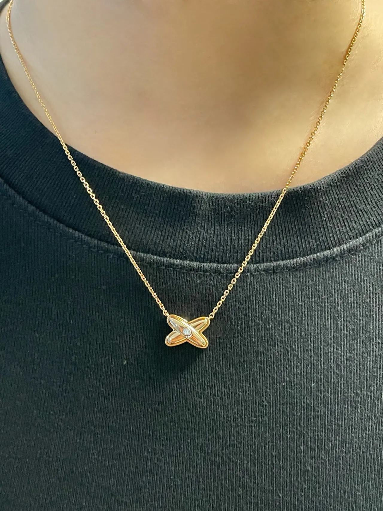 Gold Silver Cross-Shaped Pendant Single Central Stone Necklace 9