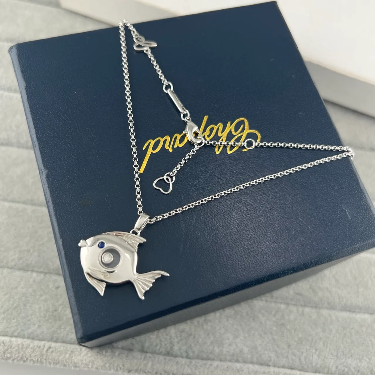 Gold Silver Fish-Shaped Pendant Gem-Set Eyes Necklace 4