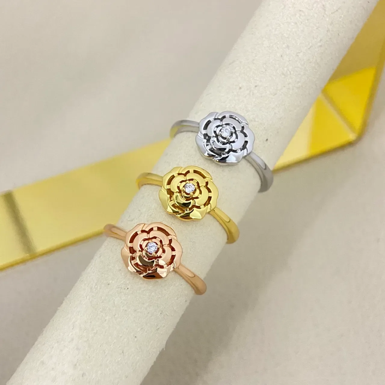 Gold Silver Floral Openwork Central Stone Ring 6