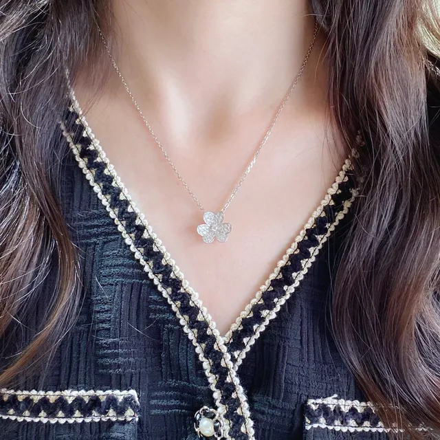 Gold Silver Four-Petal Flower Pave-Set Crystals Necklace 8