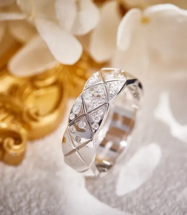 Gold Silver Geometric Quilted Motif Pavé-Set Diamonds Ring 4