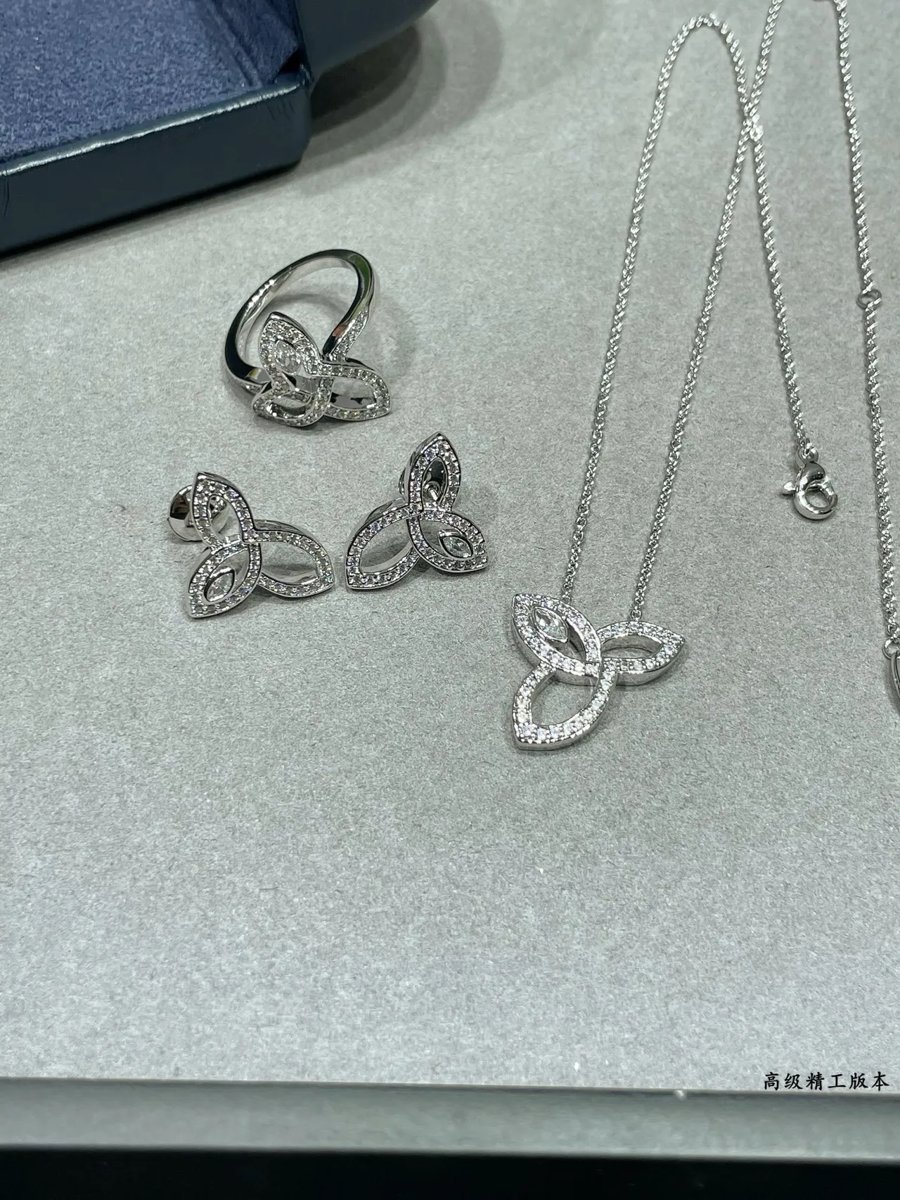 Gold Silver Interlocking Leaf Motif Pavé-Set Stones Earrings 4