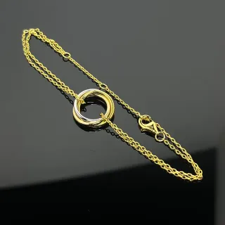 Collier avec pendentif triple anneau entrelacé en or et argent et chaîne Curb-Link fine