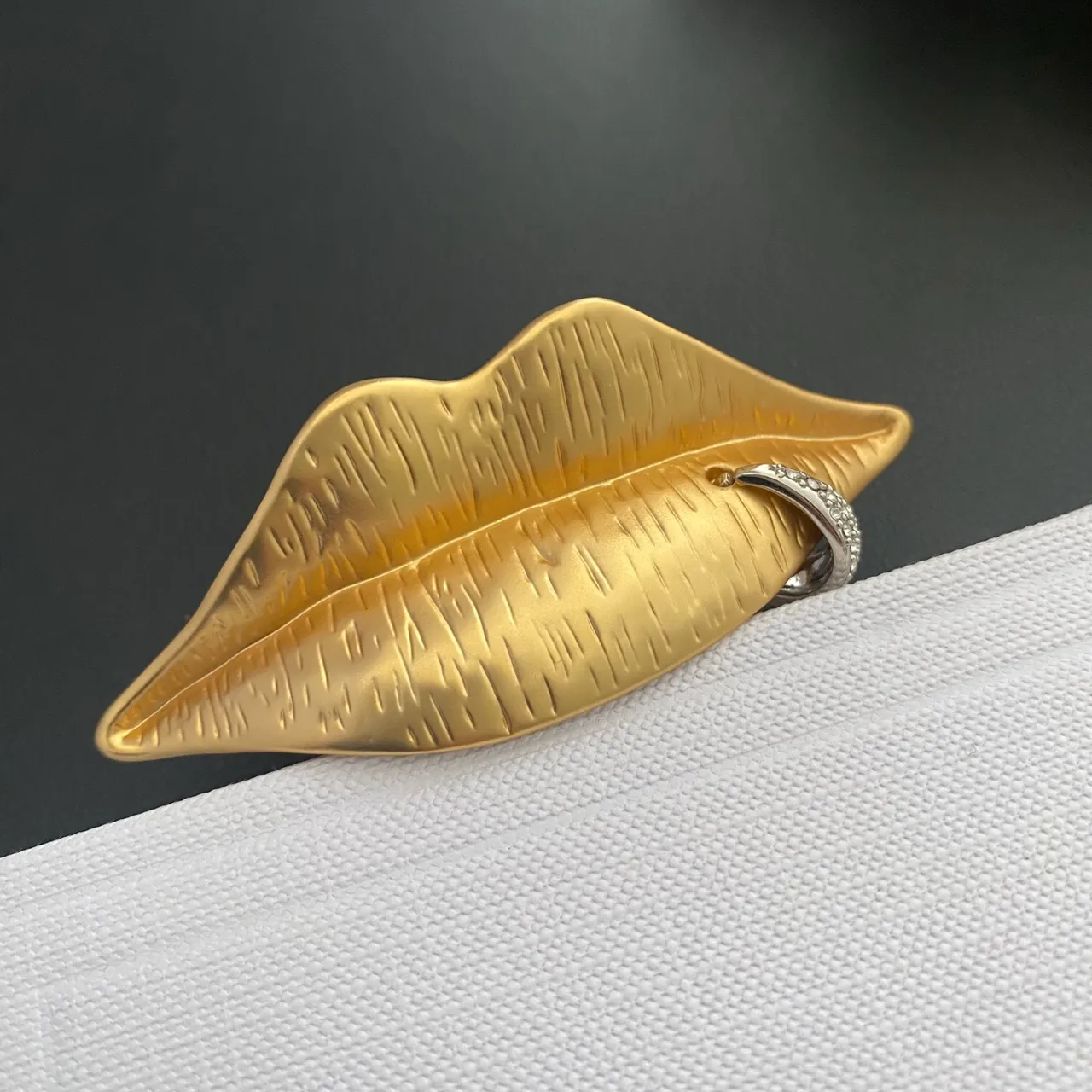 Gold Silver Leaf-Shaped Textured Metal Brooch 7