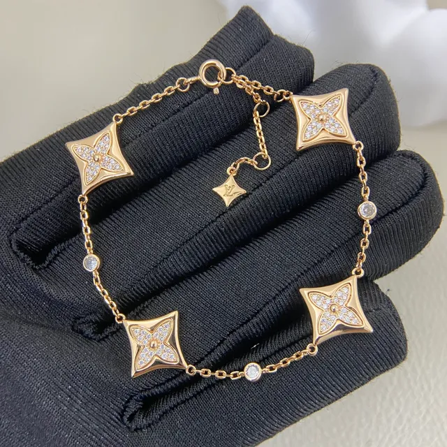 Gold Silver Star-Shaped Quatrefoil Motifs Pavé-Set Clear Stones Necklace 6