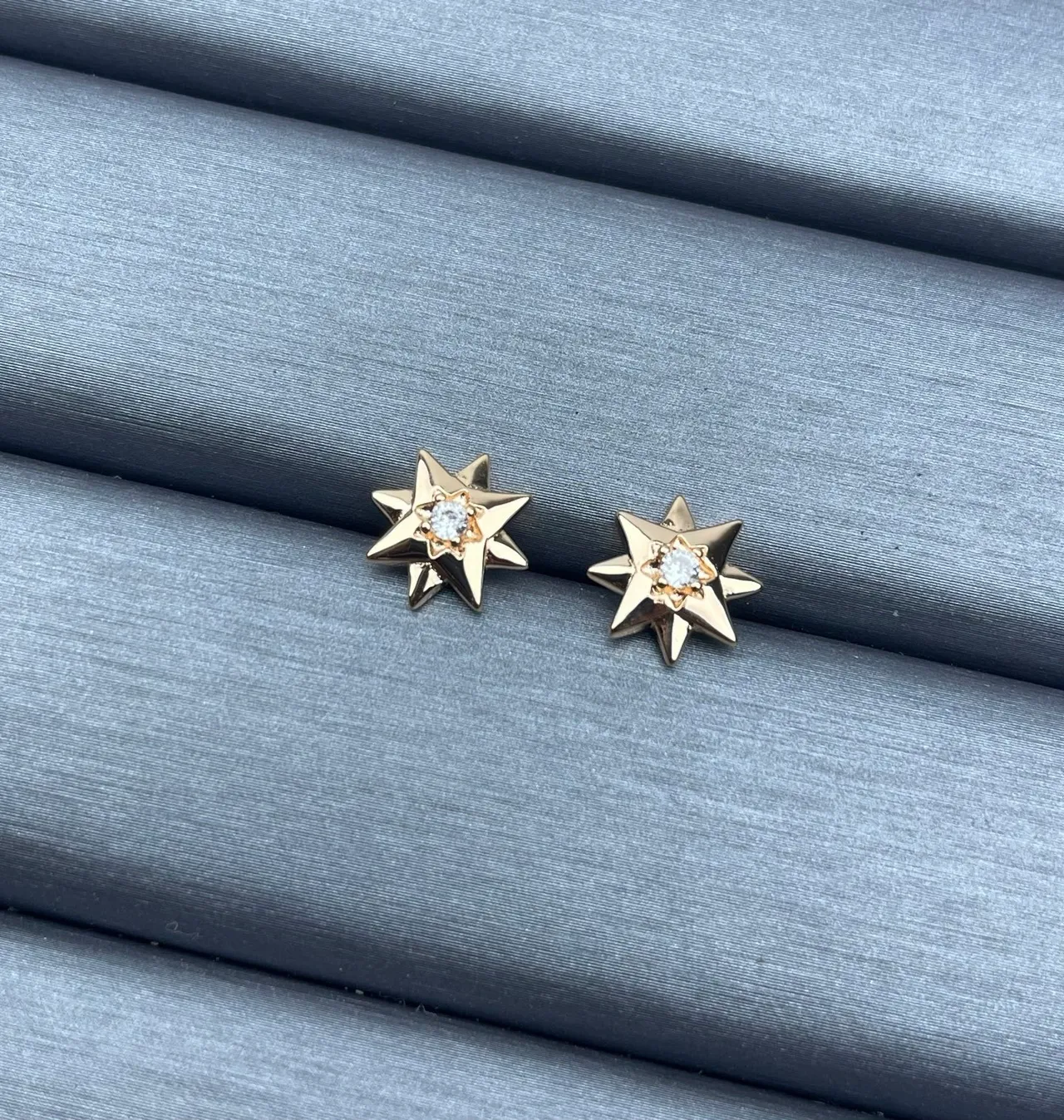 Gold Silver Star-Shaped Studs Central Faceted Stone Earrings 4