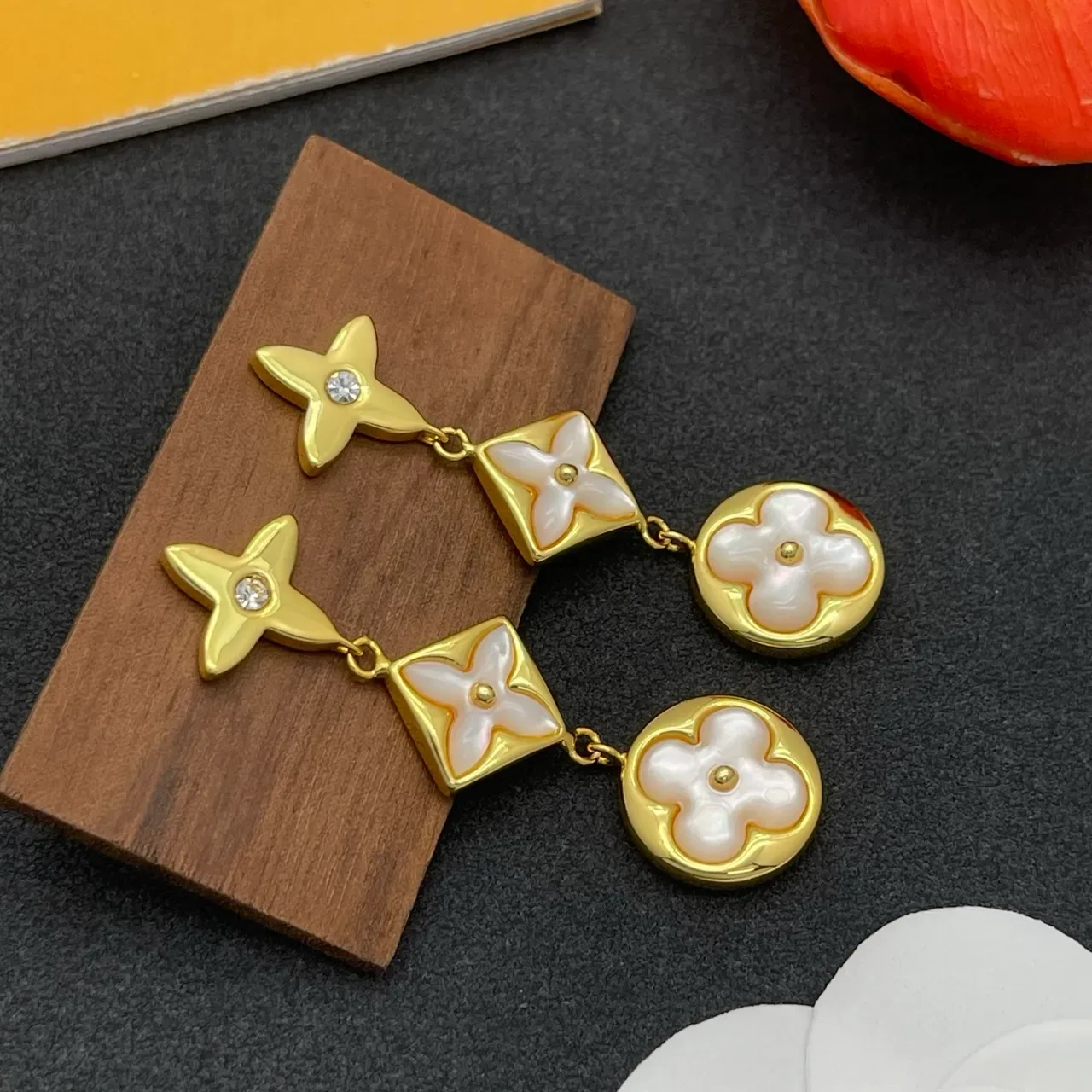 Gold-Tone Mother-of-Pearl Floral Quatrefoil Dangle Earrings 7