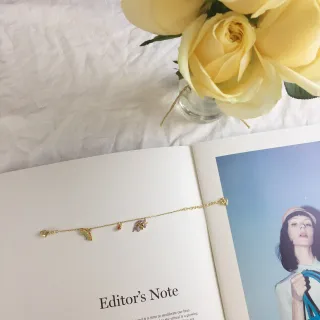 Bracelet ton or multi-charm émail et strass