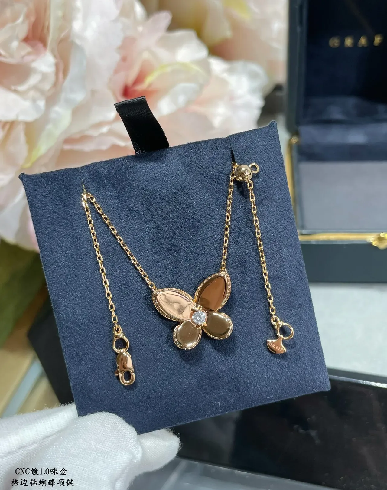 Collares de Mariposa con Borde Pavé en Oro 6