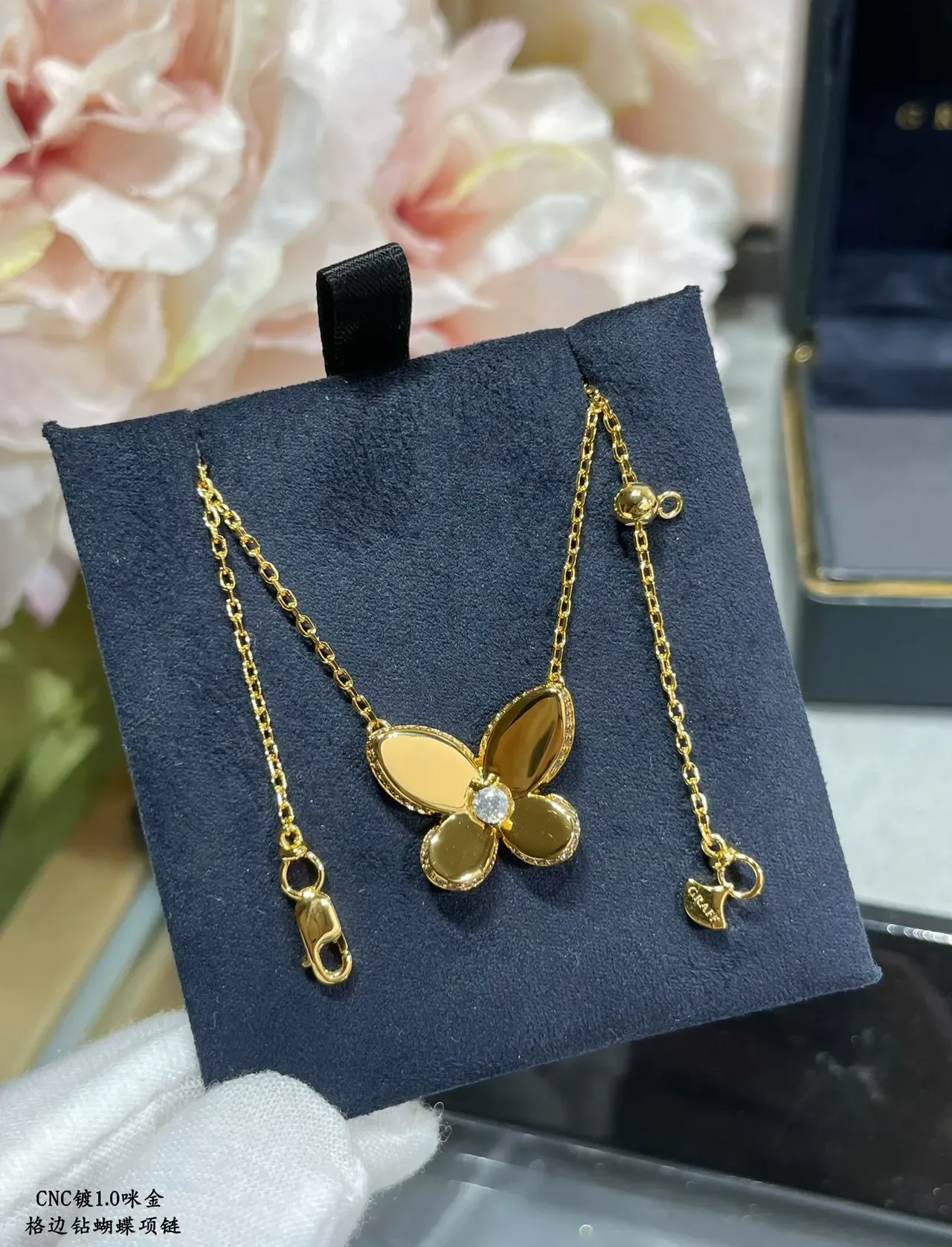 Collares de Mariposa con Borde Pavé en Oro 7
