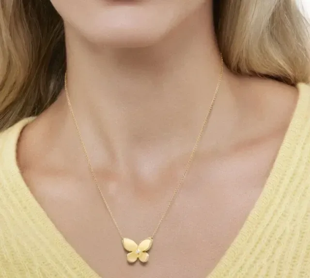 Collares de Mariposa con Borde Pavé en Oro 9