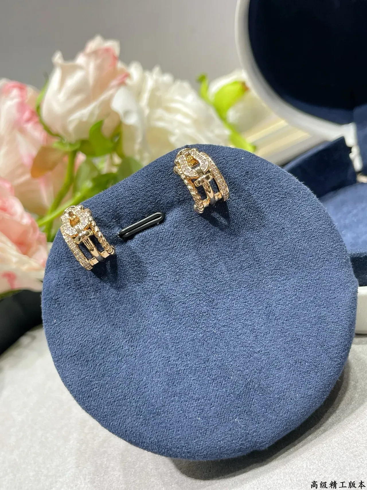 Gold-Tone Pavé Rope-Textured Hinged Hoop Earrings 8