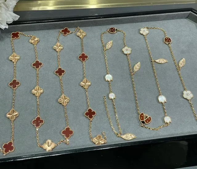 Gold-Tone Red Enamel Heart and Clover Motif Dangling Earrings 6