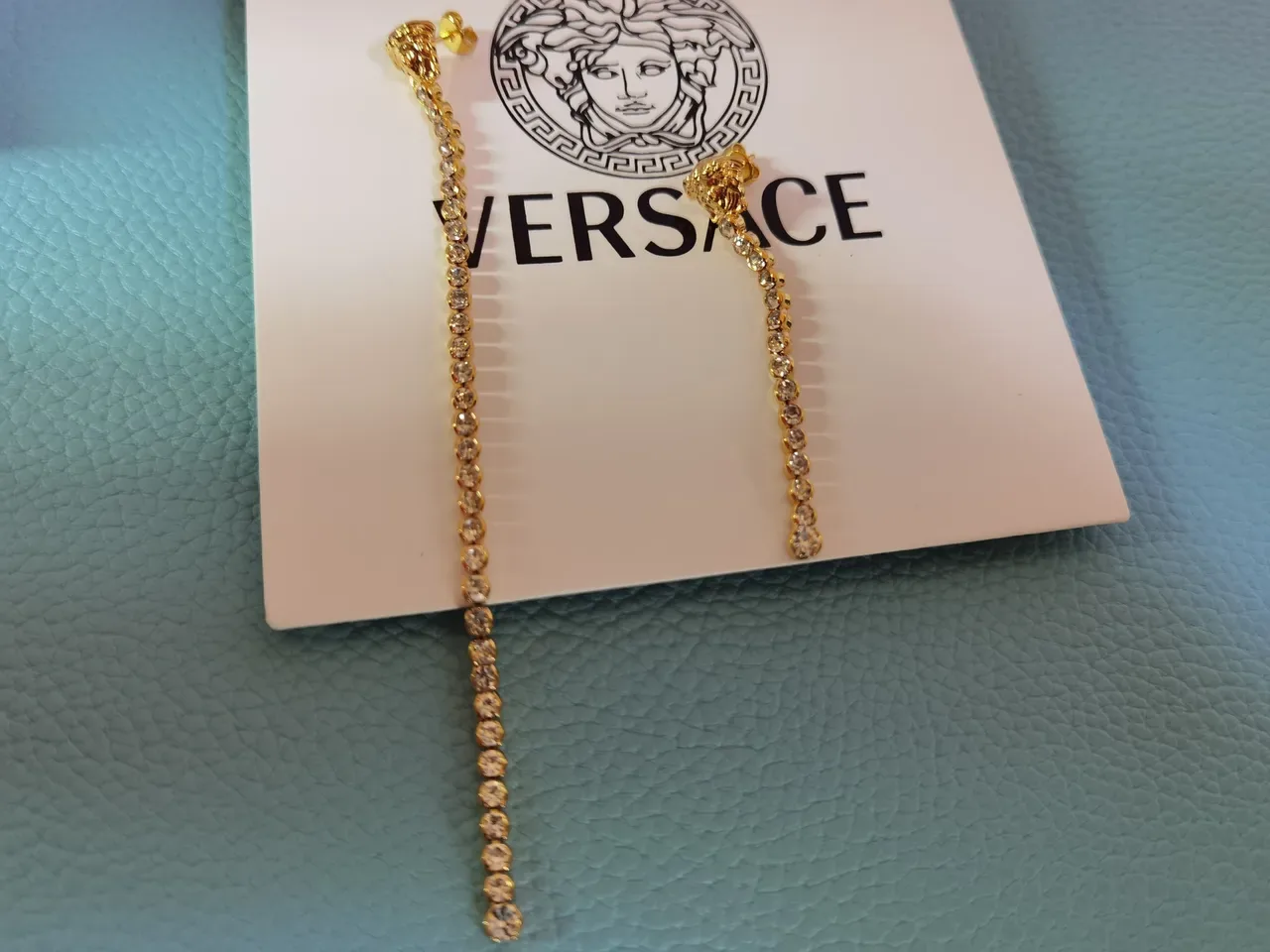 Gold-Tone Sculpted Head Motif Crystal Drop Earrings 6