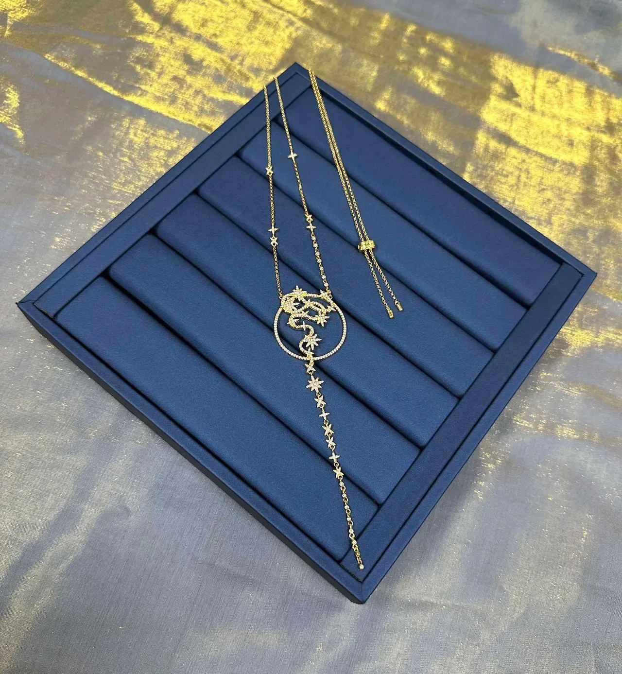 Gold-Tone Star Motif Circular Pendant Drop Necklace 8
