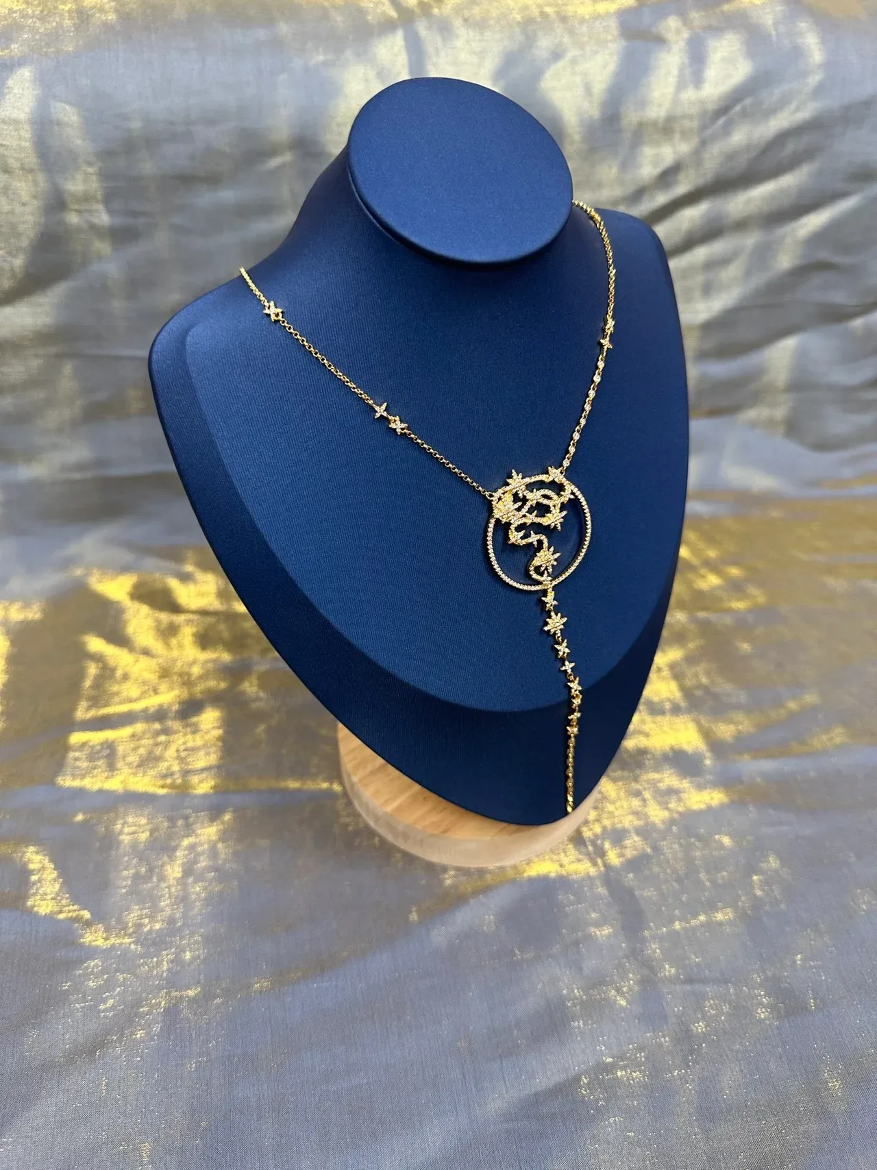 Gold-Tone Star Motif Circular Pendant Drop Necklace 9