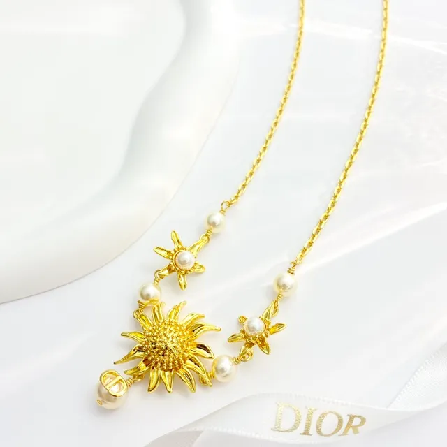 Gold-Tone Sun and Star Motif Pearl Necklace 9