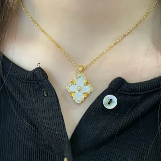 金白色花丝四叶形花卉吊坠项链