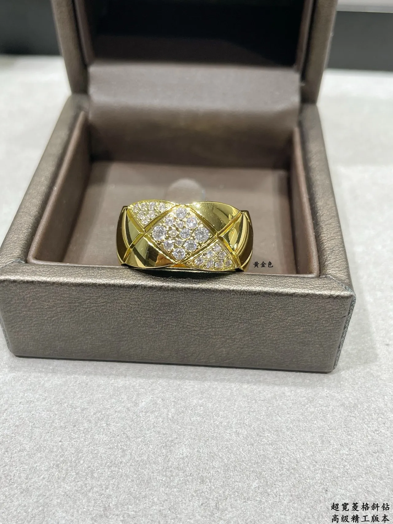 Gold White Geometric Faceted Band Pavé-Set Stones Ring 6