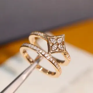 Gold White Pavé-Set Quatrefoil Floral Motif Ring