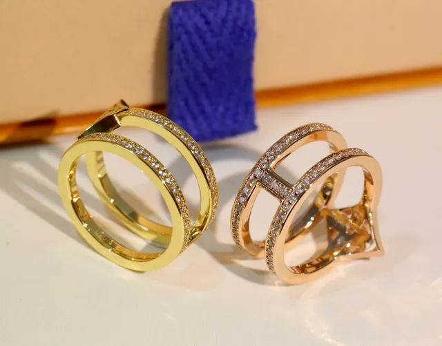 Gold White Pavé-Set Quatrefoil Floral Motif Ring 4