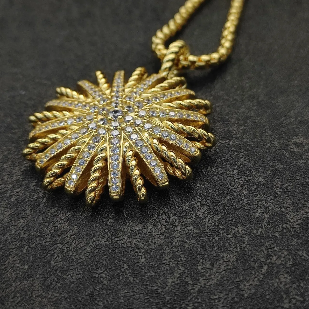 Gold White Sunburst Pendant Twisted Rope Motif Necklace 2