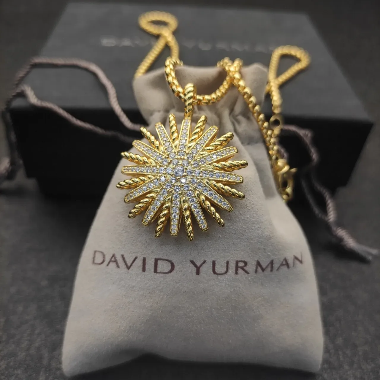 Gold White Sunburst Pendant Twisted Rope Motif Necklace 4