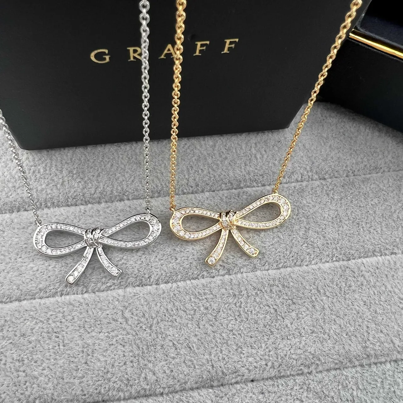 Graff Bow Gold Silver Pendant Pavé-Set Stones Necklace 6