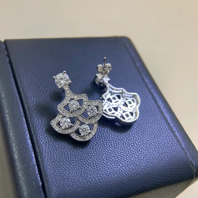 Graff Fan-Tiered Pavé Diamond Drop Earrings 3