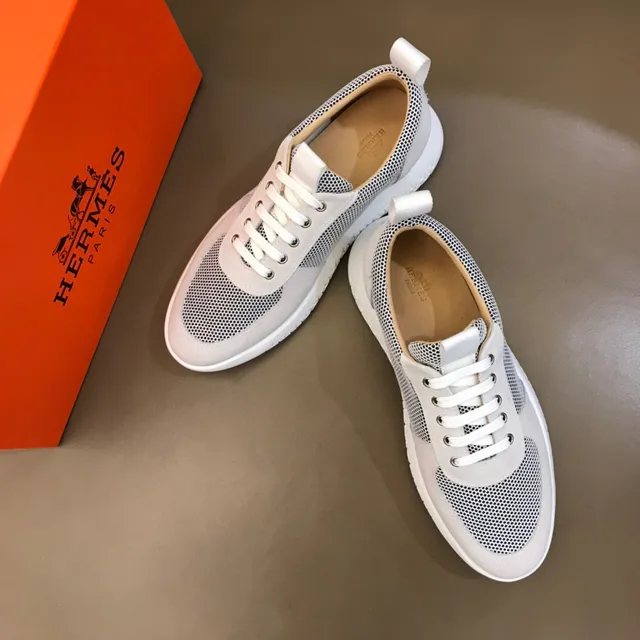 Gray and Black Mesh-Suede Panelled Low-Top Lace-Up Sneaker 7