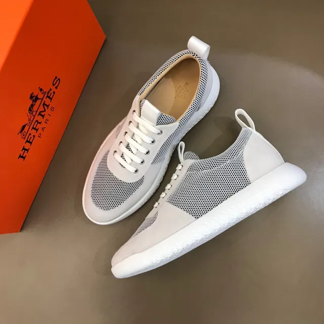 Gray and Black Mesh-Suede Panelled Low-Top Lace-Up Sneaker 8