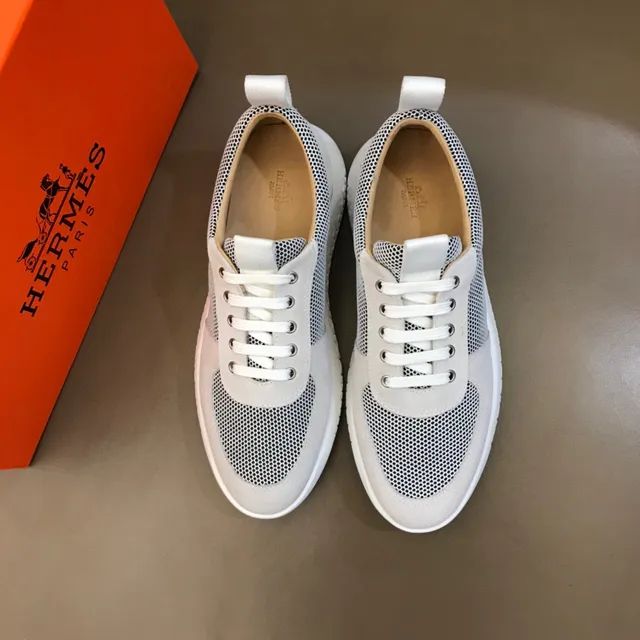 Gray and Black Mesh-Suede Panelled Low-Top Lace-Up Sneaker 9